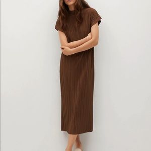 MANGO pleated maxi dress NWT size 6